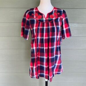 Flying Tomato Embroidered Short Sleeve Top